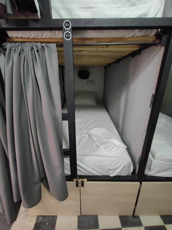 Baku Laureles Hostel Медельин Экстерьер фото